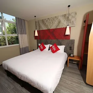 Ibis American Center 2*