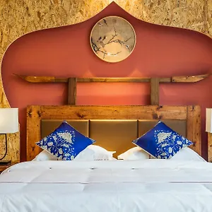 Yin First Branch Hotel 3*