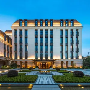 Yiuteung Mansion